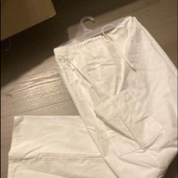 BUNDLE DEAL 🎉 Ladies pants - Picture 2 of 2